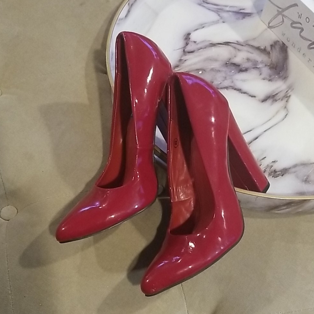 Red Pumps